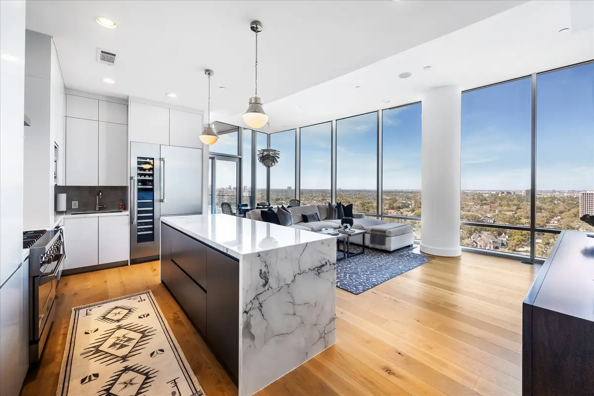 2727 Kirby Drive #17D, Houston, TX 77098 - Image #1