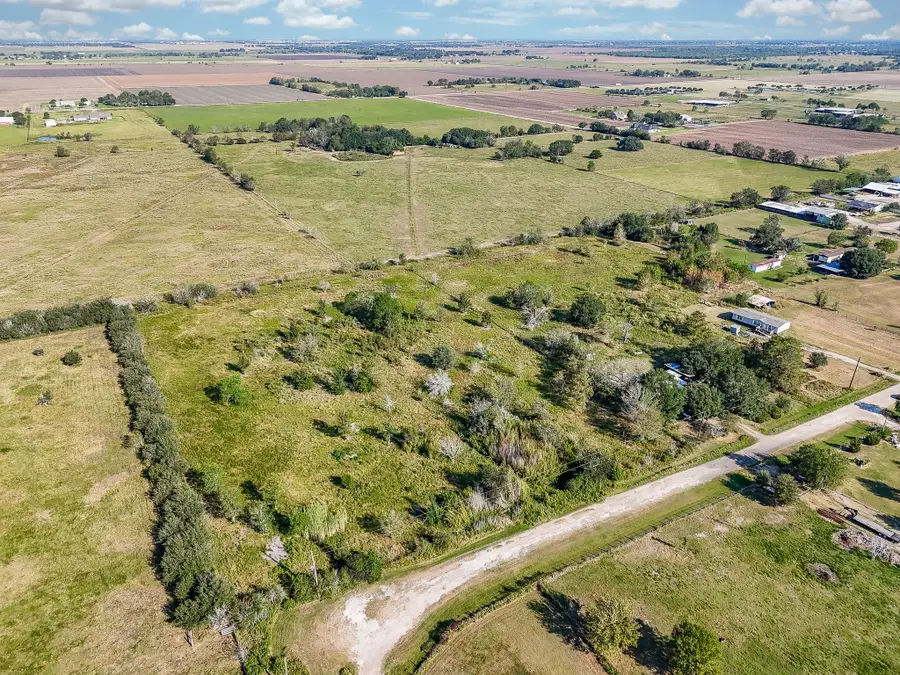 9810 E Creek Bend Drive, Needville, TX 77461 - #2