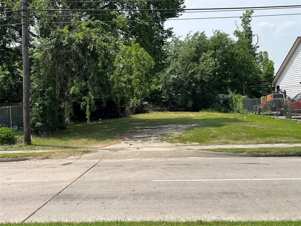 1207 S Victory Drive, Houston, TX 77088