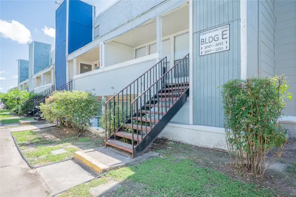 781 Country Place Drive #2052, Houston, TX 77079