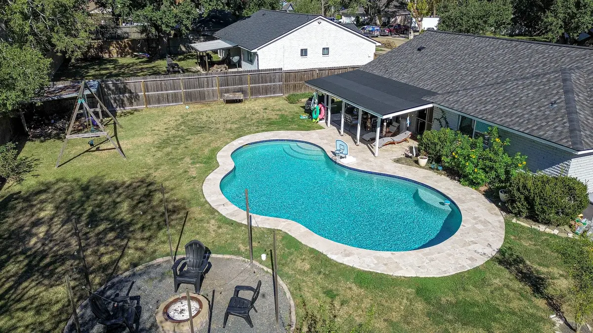 800 Camelot Lane, Friendswood, TX 77546 - #1