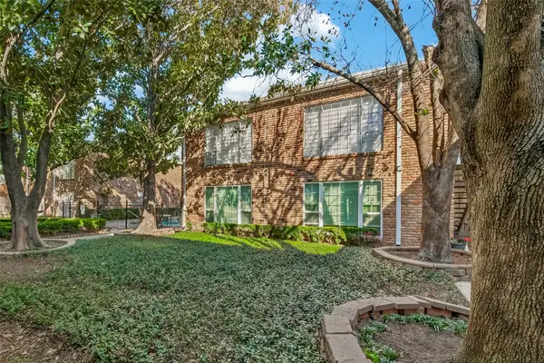 2201 Fountain View Drive #29, Houston, TX 77057