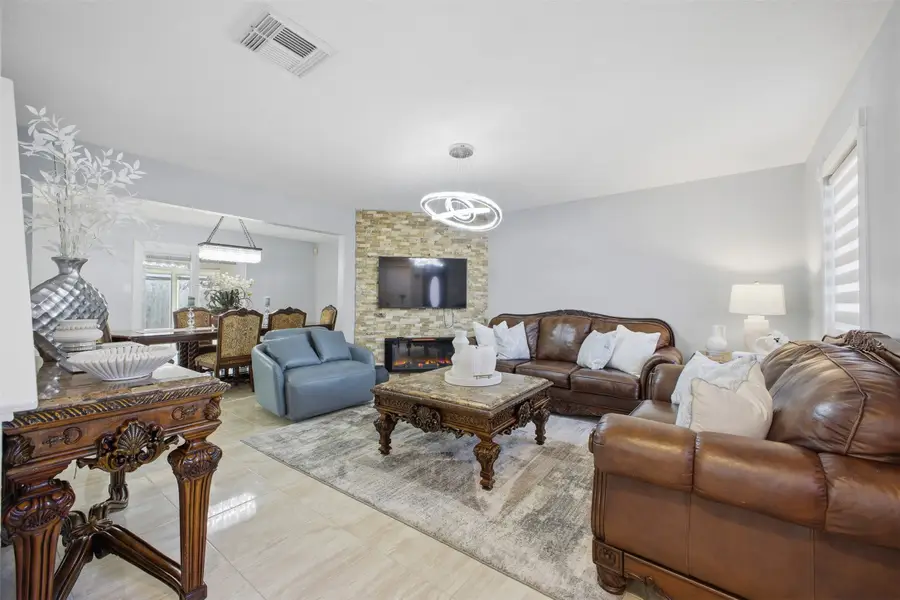 8927 Aspen Place Drive, Houston, TX 77071 - Image #3