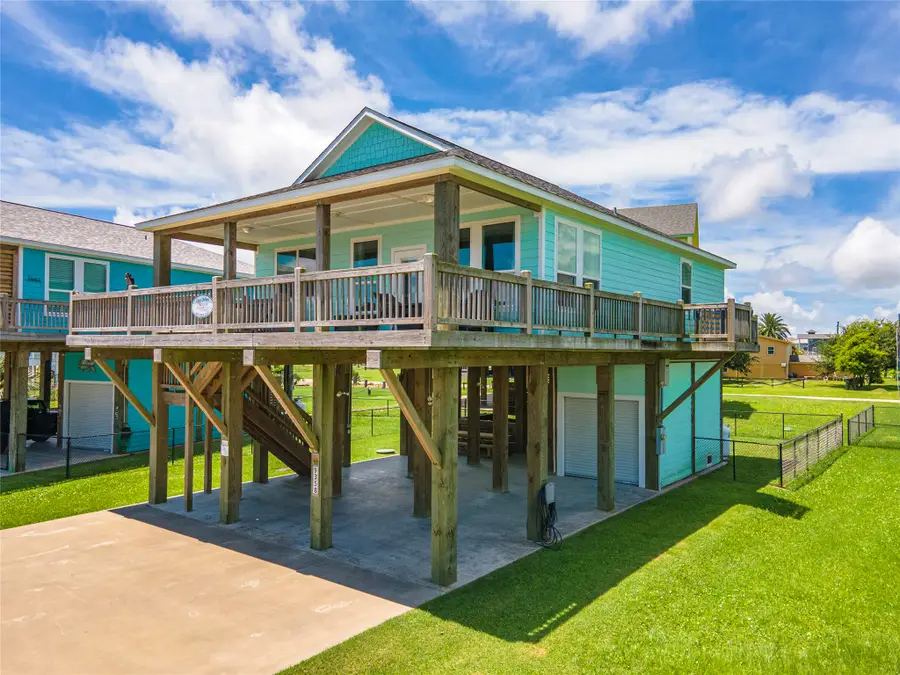 935 Eastview #B, Crystal Beach, TX 77650 - #2