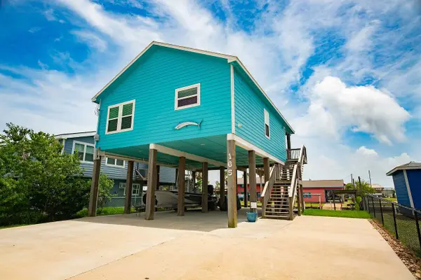 165 County Road 201, Sargent, TX 77414