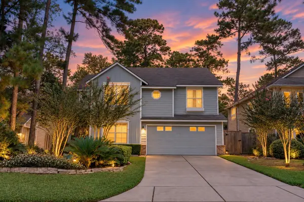 22 E New Avery Place, The Woodlands, TX 77382