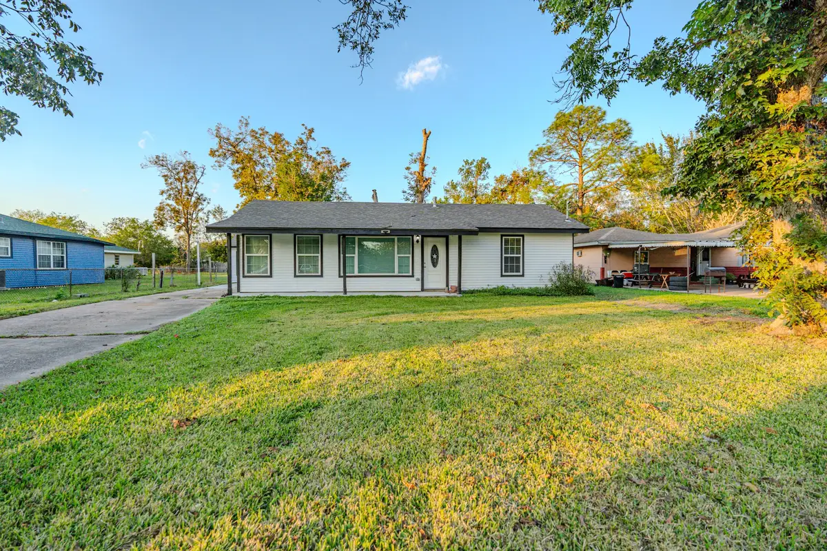 5107 Sycamore Avenue, Pasadena, TX 77503 - #1