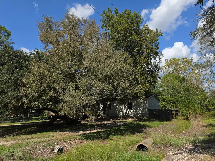 20527 Lake Forest Drive E, Guy, TX 77444 - #2