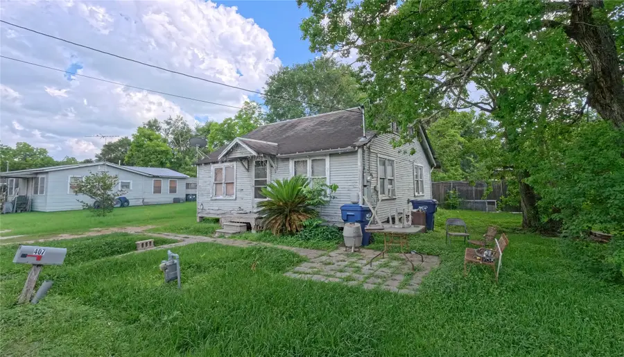 407 Clay Street, Eagle Lake, TX 77434 - #3