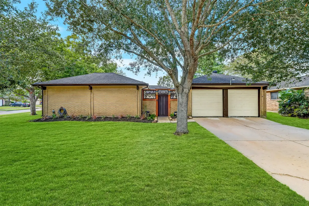 419 Broadmoor Street, Friendswood, TX 77546 - #1