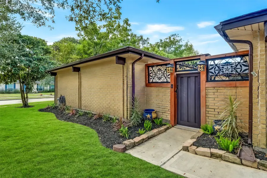 419 Broadmoor Street, Friendswood, TX 77546 - #2