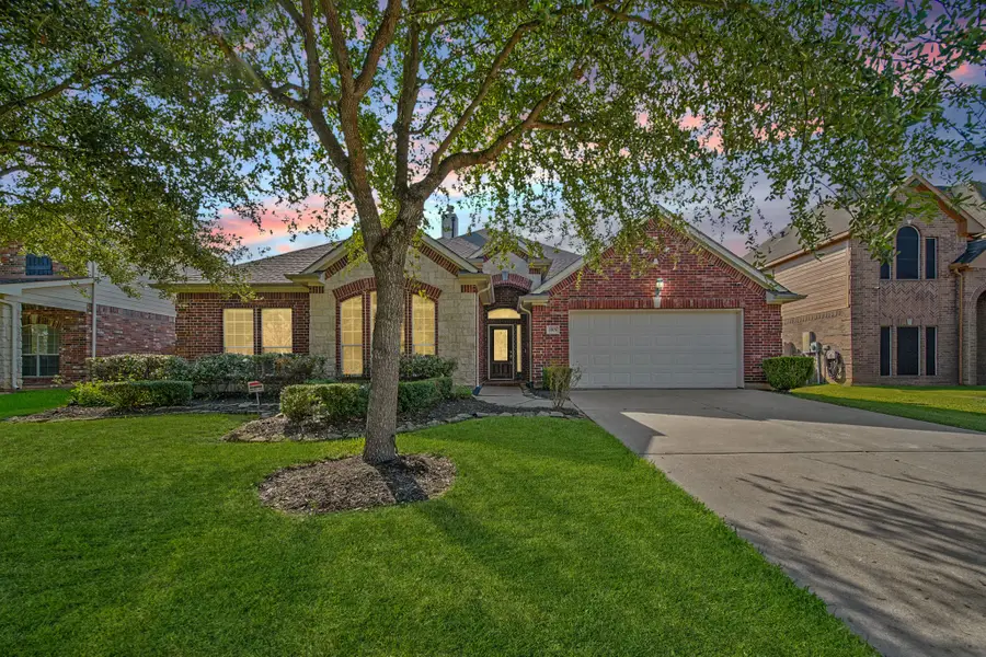 1915 Stable Stone Lane, Pearland, TX 77581 - Image #2