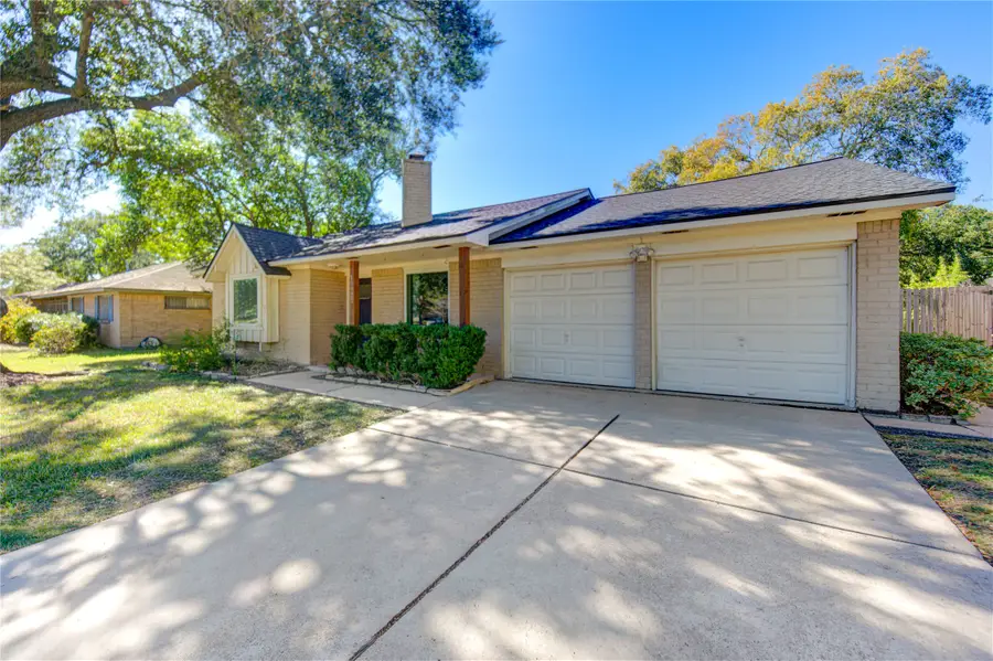 10922 Hillcroft Avenue, Houston, TX 77096 - Image #2