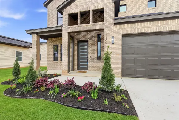 1400 Oregon Street, La Porte, TX 77571