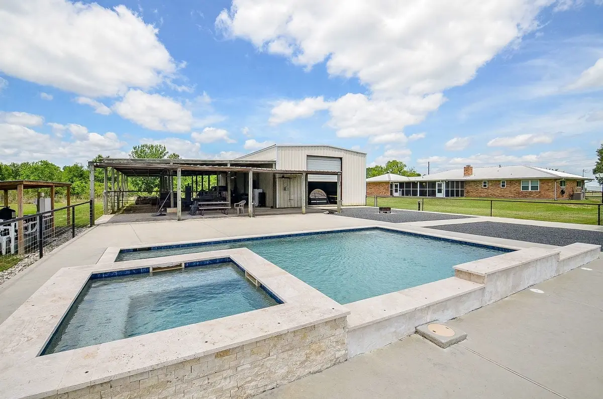 2500 County Road 62, Rosharon, TX 77583 - #1