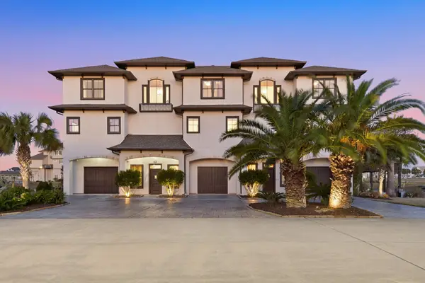 17 Ramrod, Hitchcock, TX 77563