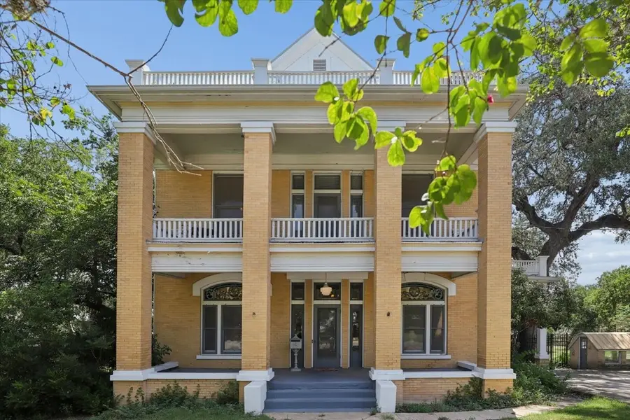 504 S Main Street, Lockhart, TX 78644 - #2