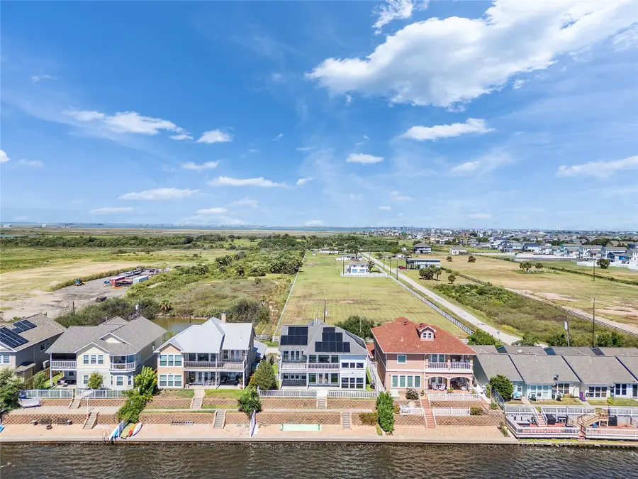 10509 Schaper Road, Galveston, TX 77554 - Image #2