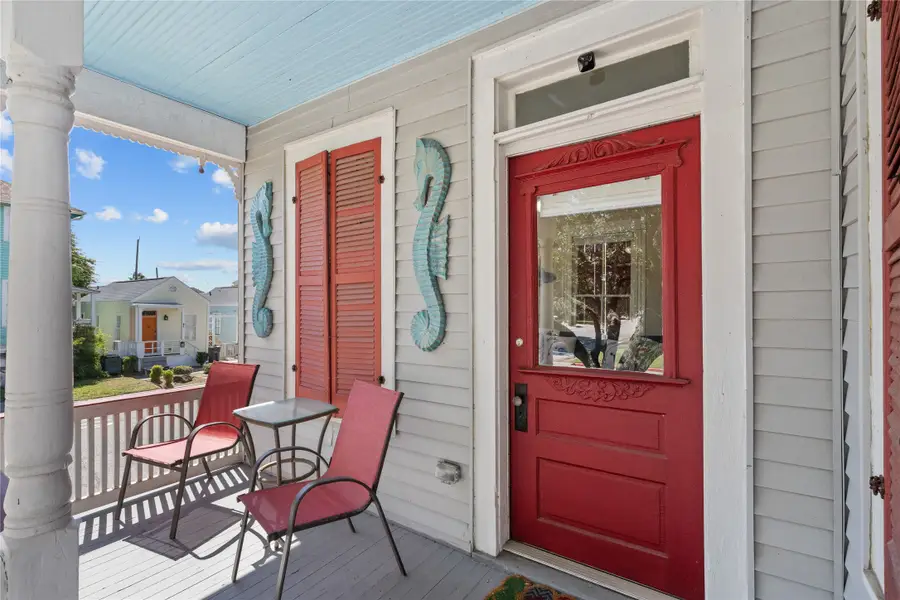 1302 Avenue M 1/2, Galveston, TX 77550 - Image #2