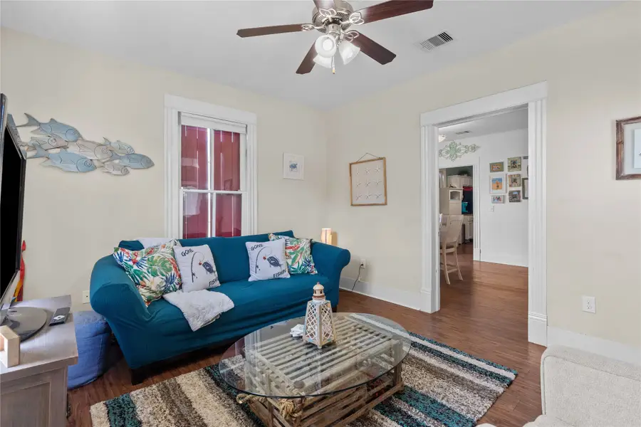 1302 Avenue M 1/2, Galveston, TX 77550 - Image #3