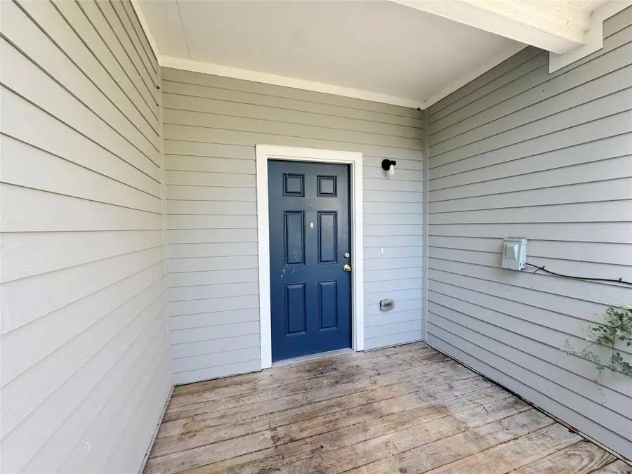 303 S 4th Street, Alvin, TX 77511 - #2