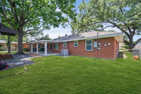 4717 Chrystell Lane, Houston, TX 77092