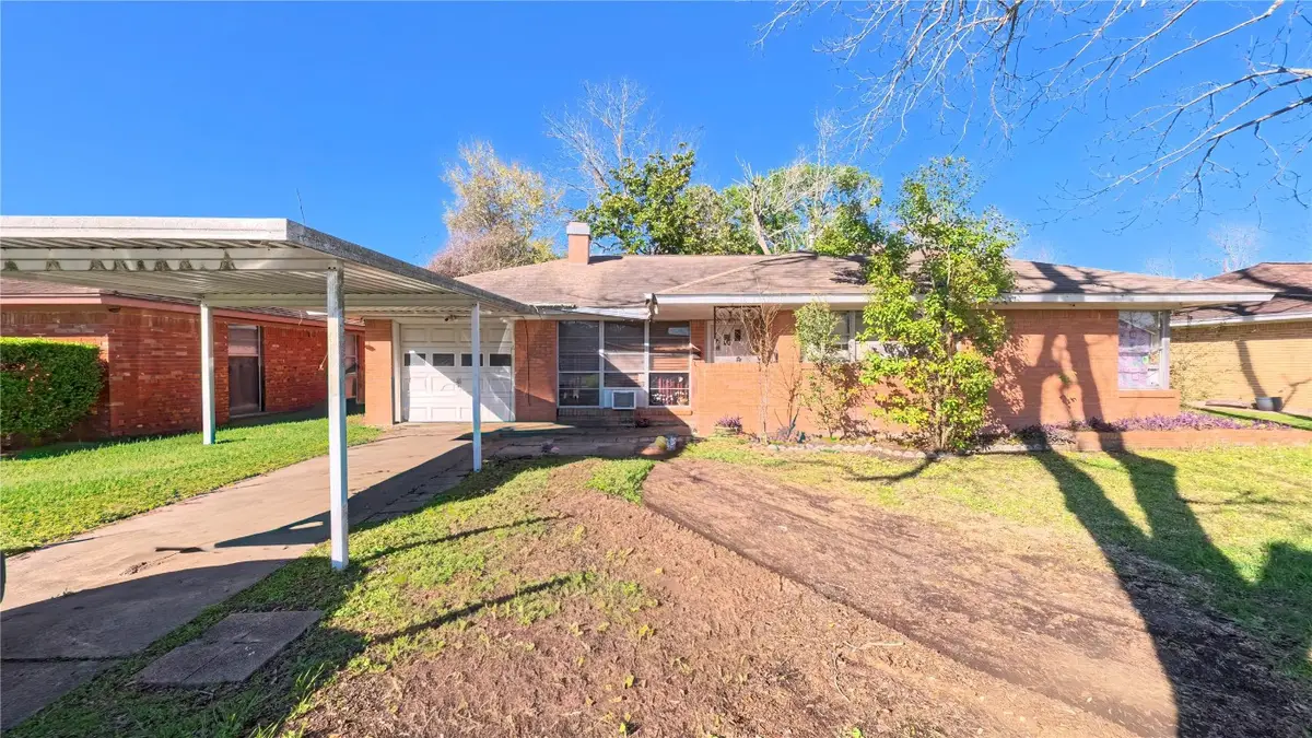 1504 Colby Drive, Baytown, TX 77520 - #1