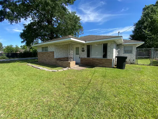 8038 Woodlyn Road, Houston, TX 77028