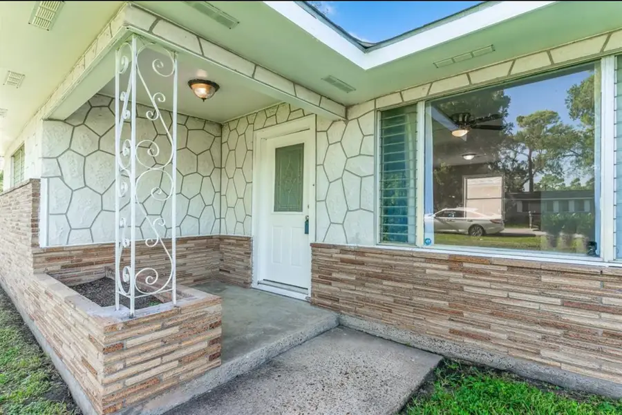 8038 Woodlyn Road, Houston, TX 77028 - Image #2