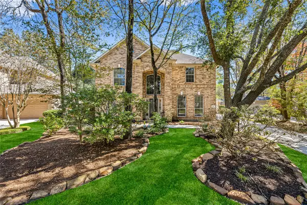 136 S Goldenvine Circle, The Woodlands, TX 77382