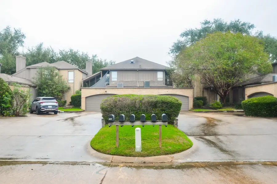 18037 Bal Harbour Drive, Nassau Bay, TX 77058 - Image #2