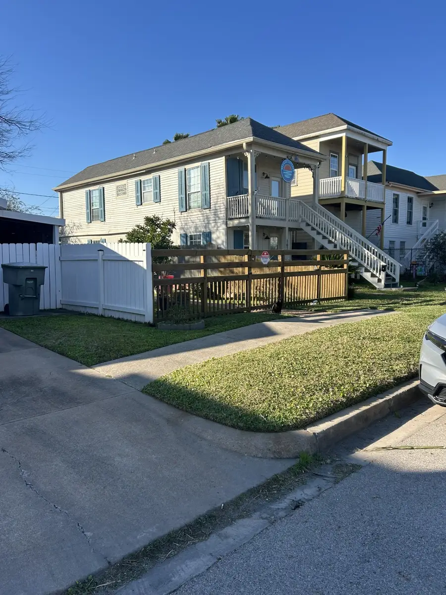 1611 Avenue N 1/2, Galveston, TX 77550 - #2