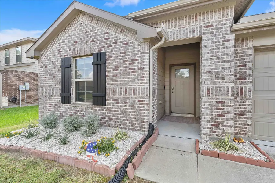 329 Kickapoo Drive, Anahuac, TX 77514 - #2
