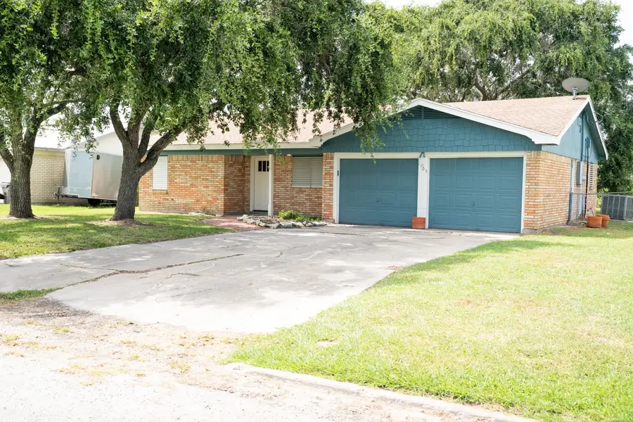 1105 W Saint Louis Avenue, Seadrift, TX 77983 - #3