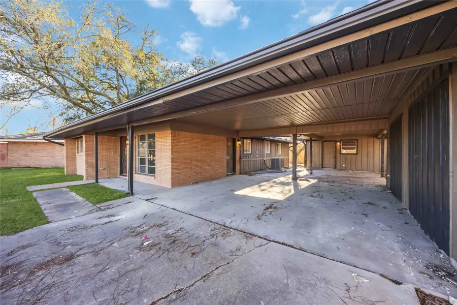 1806 Meadowview Drive, Alvin, TX 77511 - #3