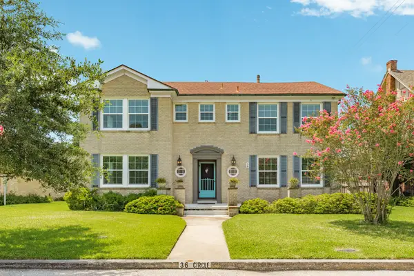 36 Cedar Lawn Circle, Galveston, TX 77551