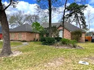 18 Windsor Drive, Conroe, TX 77304