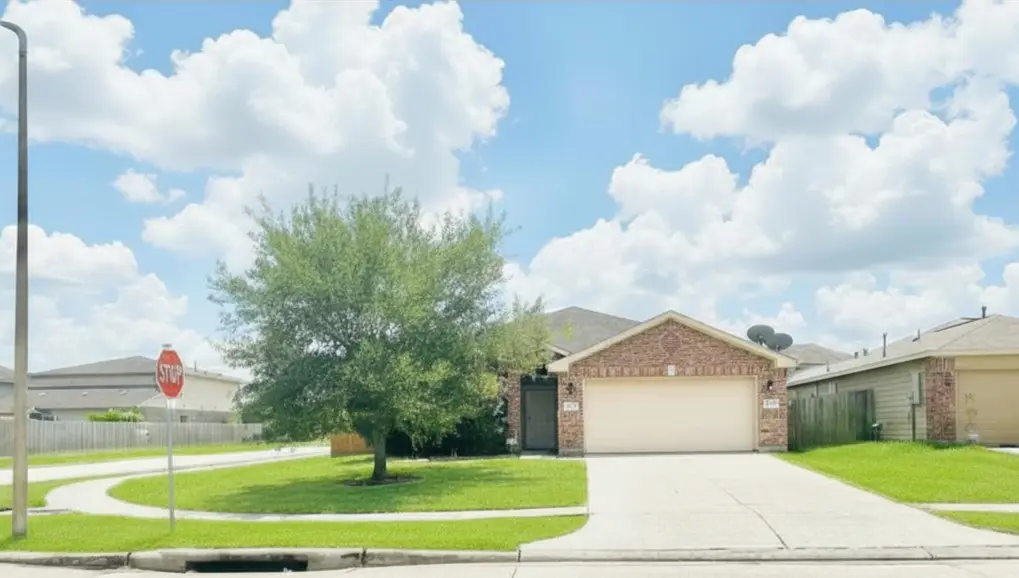 301 Turquoise Trade Drive, La Marque, TX 77568 - #1