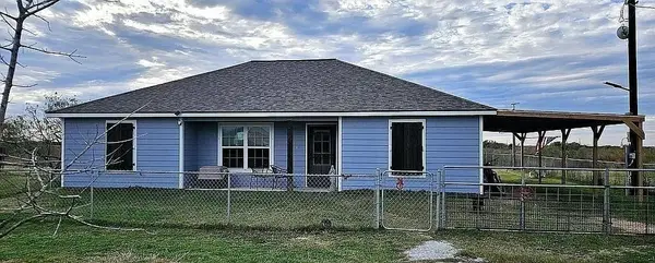 98 Dog Fish Drive, Palacios, TX 77465