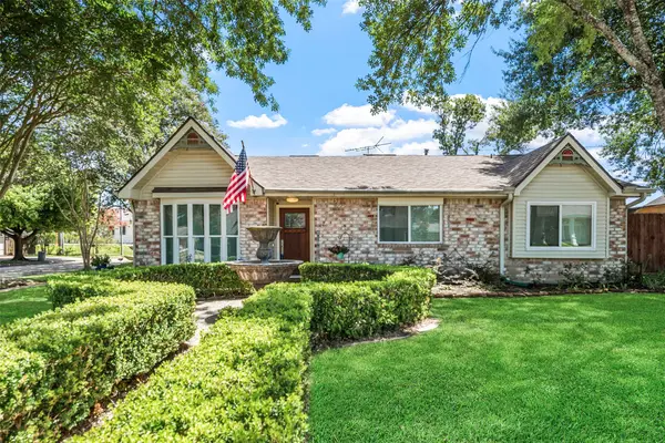 2003 Millhouse Road, Houston, TX 77073