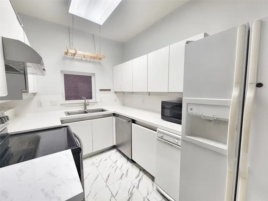 4004 Montrose Boulevard #17D, Houston, TX 77006 - #3