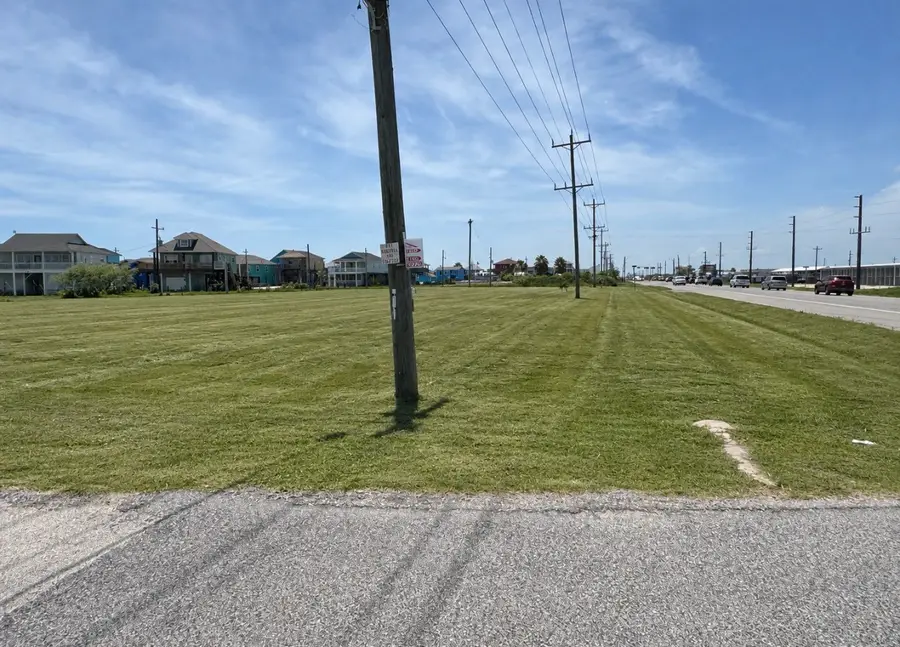 980 Copacabana Drive, Crystal Beach, TX 77650 - #2