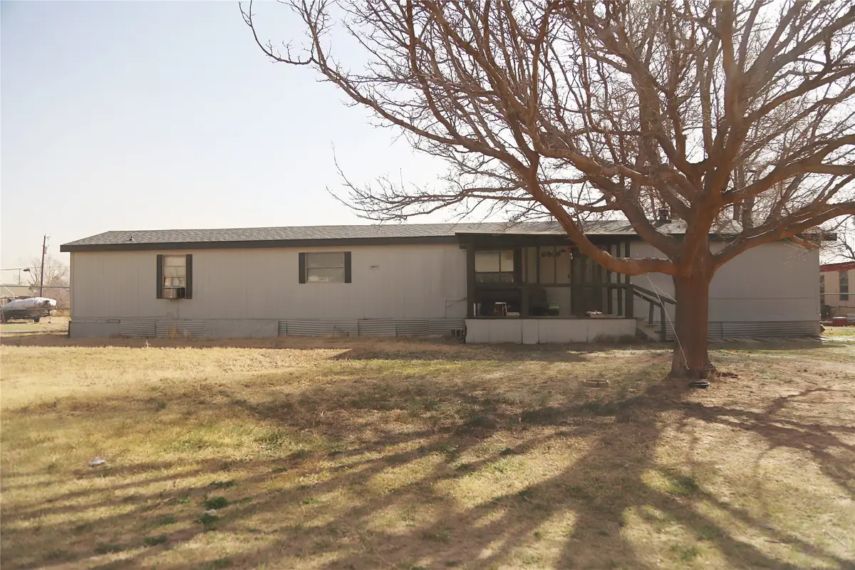 6806 N County Road 1630, Shallowater, TX 79363 - #1