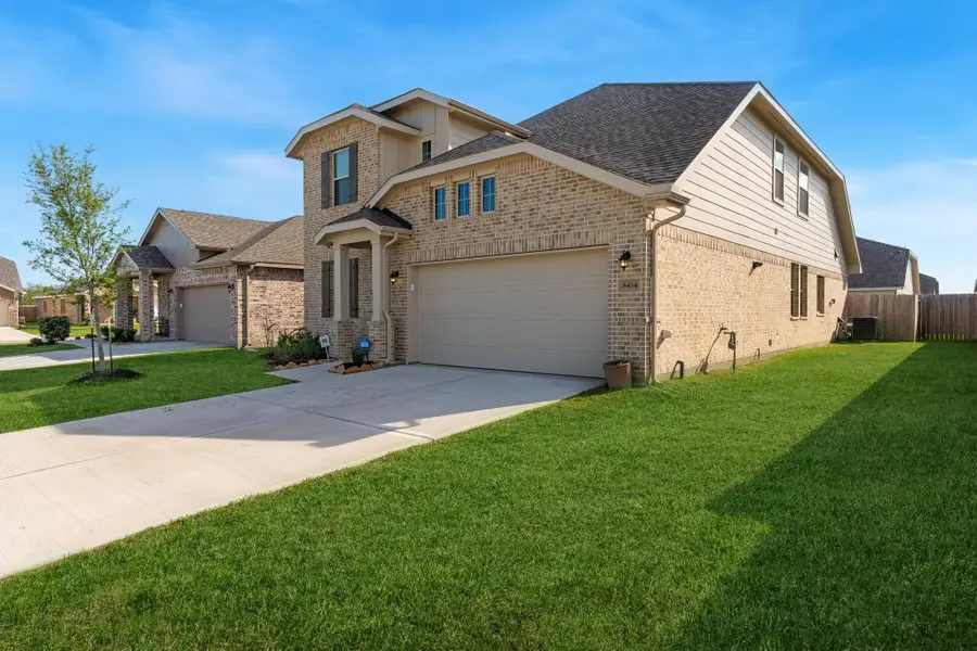 8434 Beacon Bay Circle, Baytown, TX 77523 - Image #2