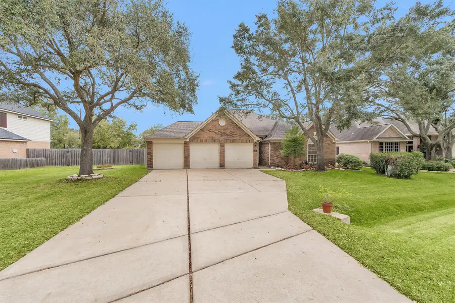 11 Crestview Trail, Houston, TX 77082 - Image #2