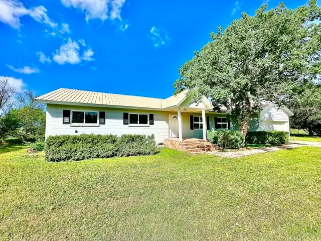 380 King Drive, Victoria, TX 77904 - #1