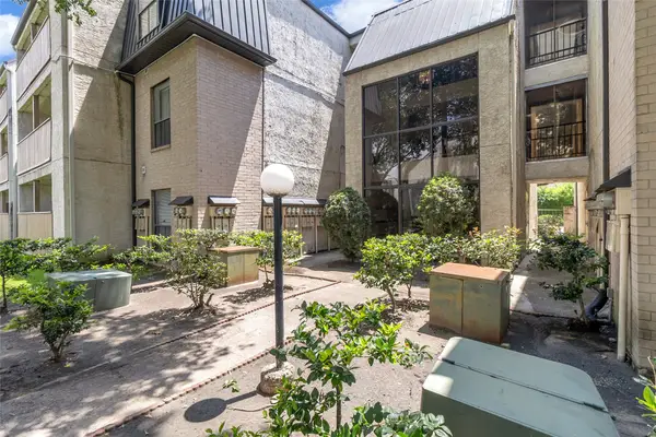 8433 Hearth Drive #35, Houston, TX 77054