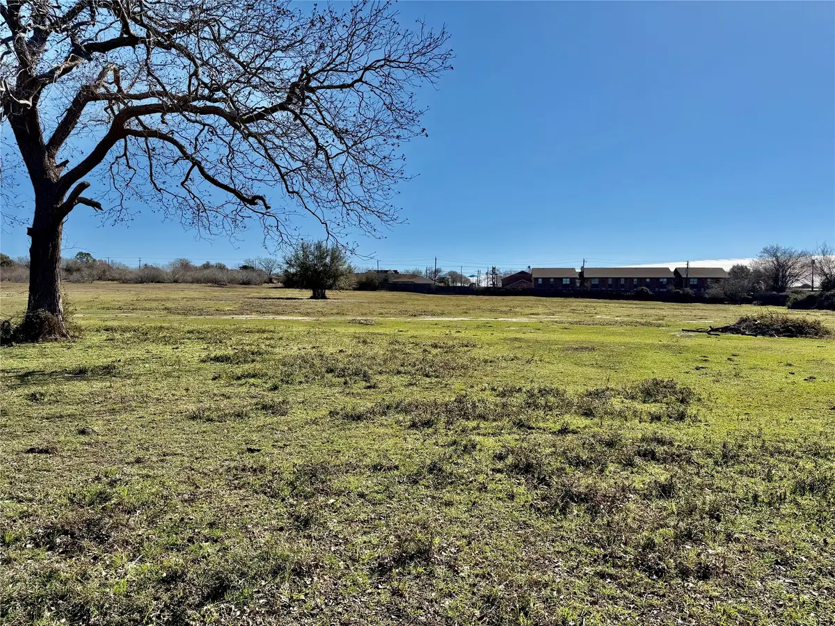 305 Ellen May, Yoakum, TX 77995 - #1