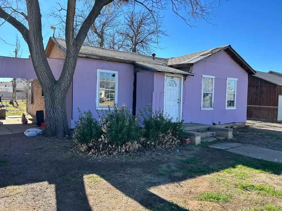 903 W 8th Street, Quanah, TX 79252 - Image #2