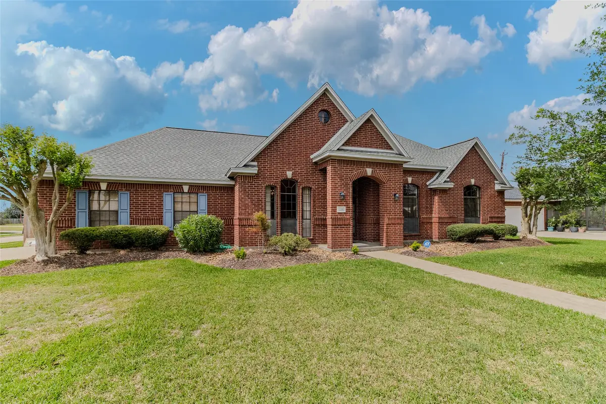 226 Moss Rose Lane, Lake Jackson, TX 77566 - #1